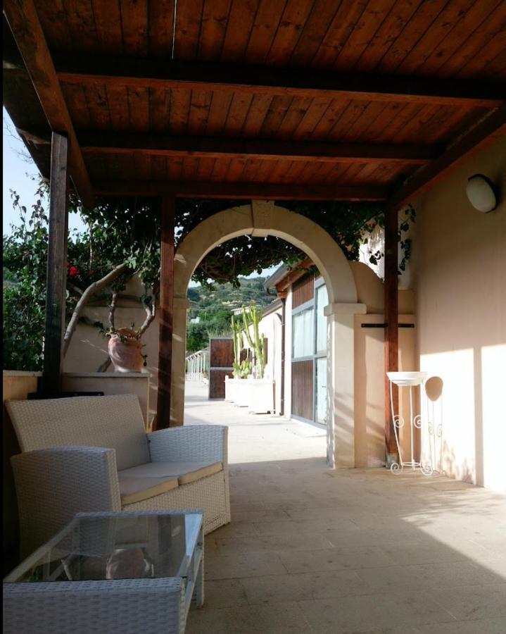 Вилла Agriturismo La Fiumara Ното Экстерьер фото